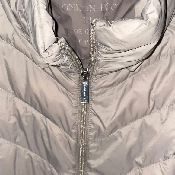 London Fog Women’s XL Light Gray Quilted Jacket. - Picture 4 of 13